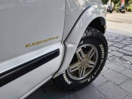 CHEVROLET - S10 - 2006/2006 - Branca - R$ 69.900,00