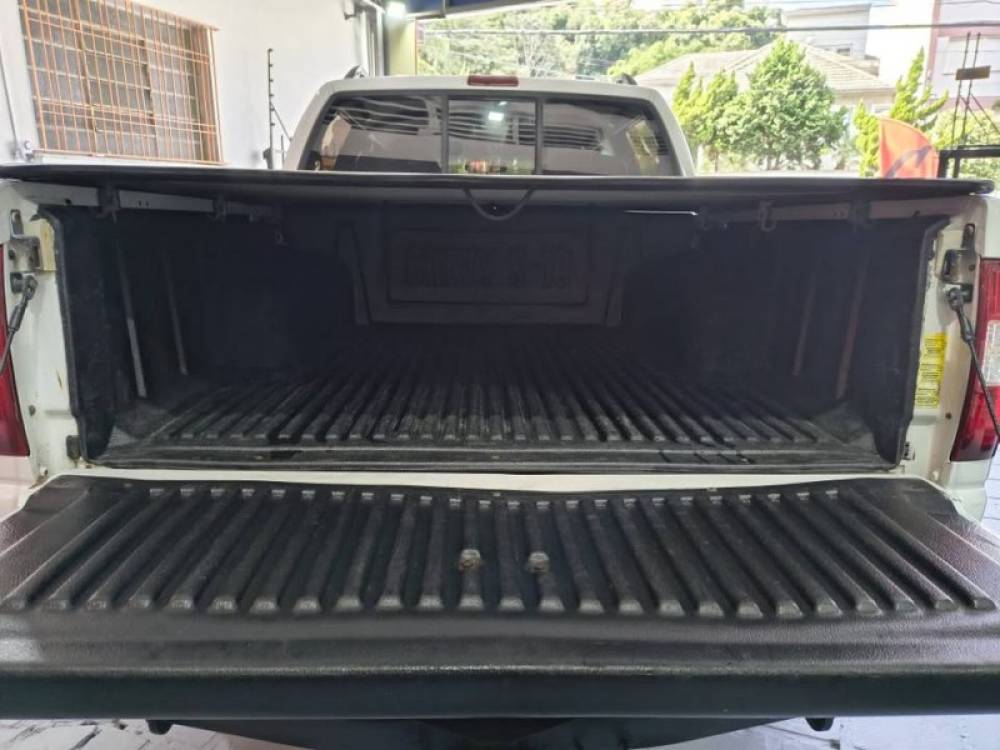 CHEVROLET - S10 - 2006/2006 - Branca - R$ 69.900,00