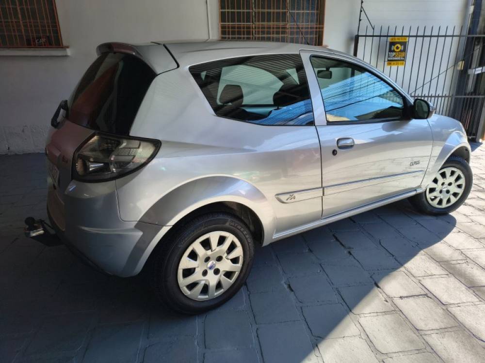 FORD - KA - 2013/2013 - Prata - Sob Consulta