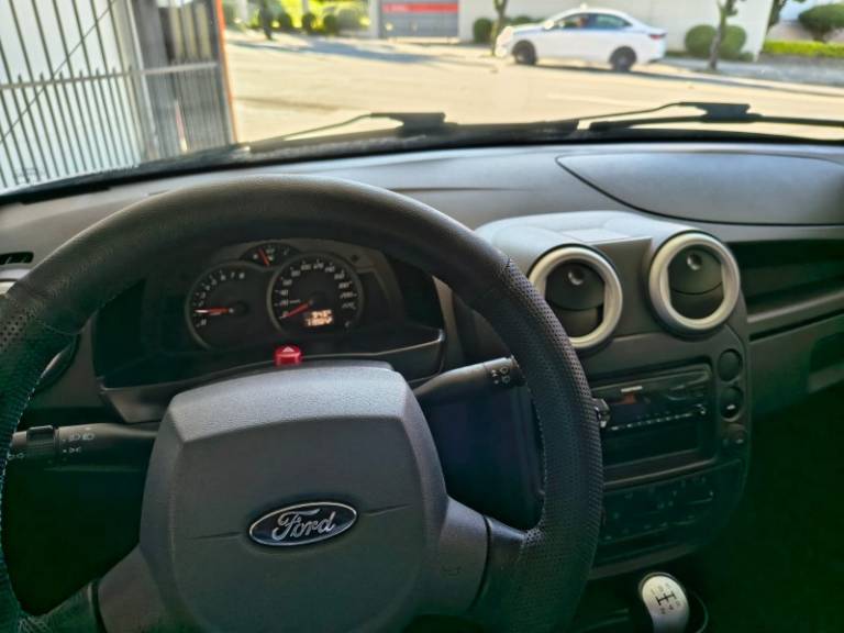 FORD - KA - 2013/2013 - Prata - Sob Consulta