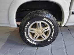 CHEVROLET - S10 - 2006/2006 - Branca - R$ 69.900,00