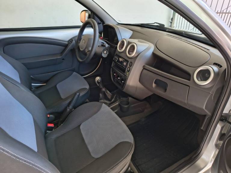 FORD - KA - 2013/2013 - Prata - Sob Consulta