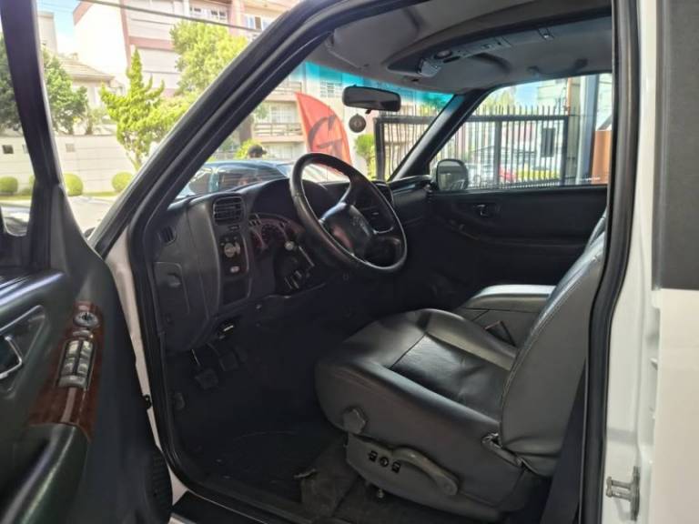 CHEVROLET - S10 - 2006/2006 - Branca - R$ 69.900,00