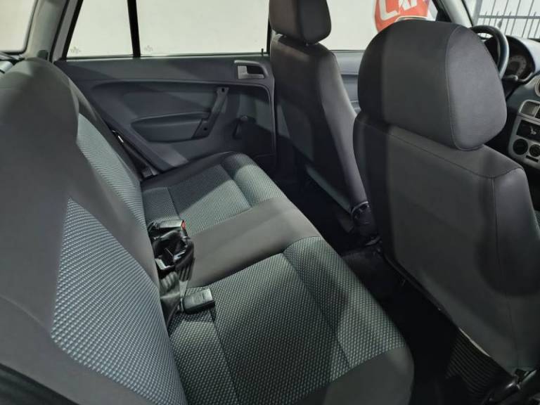 VOLKSWAGEN - GOL - 2011/2011 - Branca - R$ 23.900,00