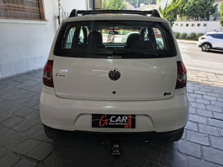 VOLKSWAGEN - FOX - 2005/2005 - Branca - R$ 19.900,00
