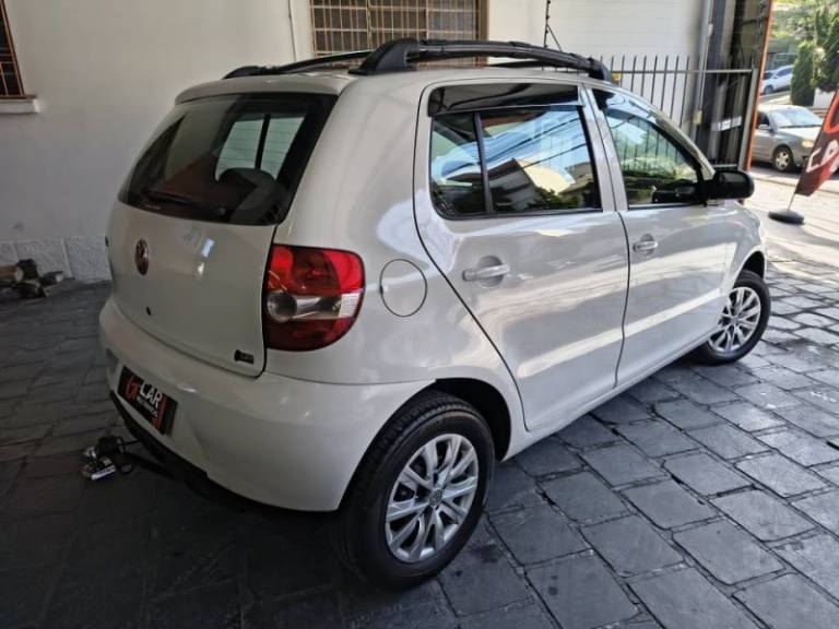 VOLKSWAGEN - FOX - 2005/2005 - Branca - R$ 19.900,00