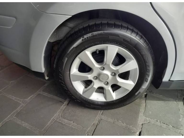 NISSAN - TIIDA - 2010/2010 - Prata - R$ 27.500,00