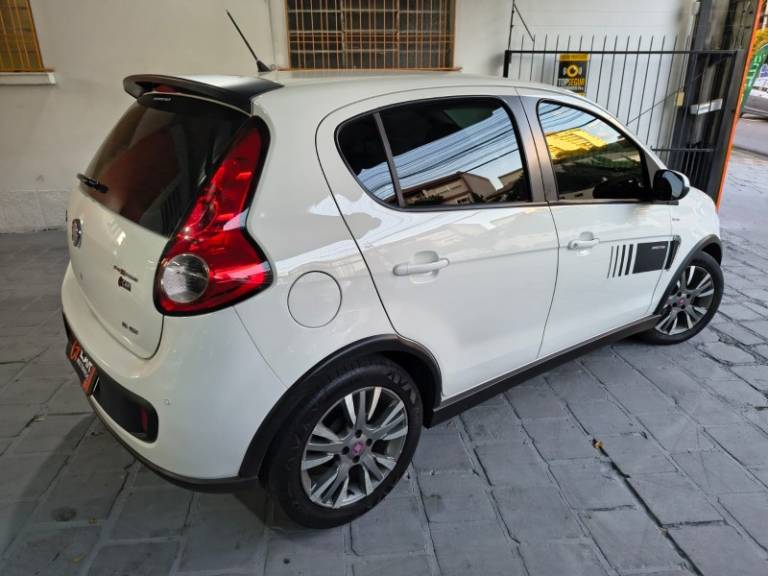 FIAT - PALIO - 2013/2013 - Branca - R$ 37.900,00