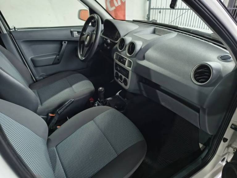 VOLKSWAGEN - GOL - 2011/2011 - Branca - R$ 23.900,00